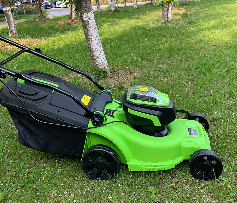 Small Manual Garden Push Lawn Mower